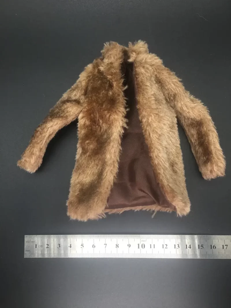 1:6 Scale Soldier Fur Coat_2