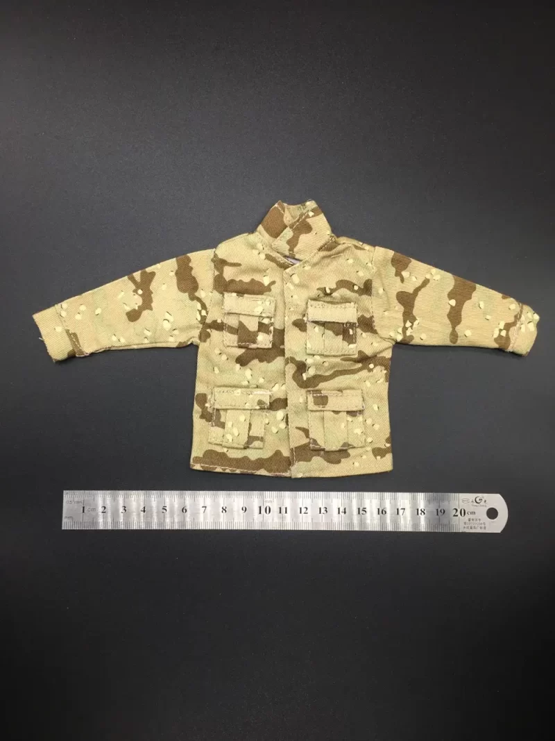 Conjunto Uniforme de Camuflagem do Deserto das Forças Especiais do Exército dos E.U.A. de 1/6ª Escala